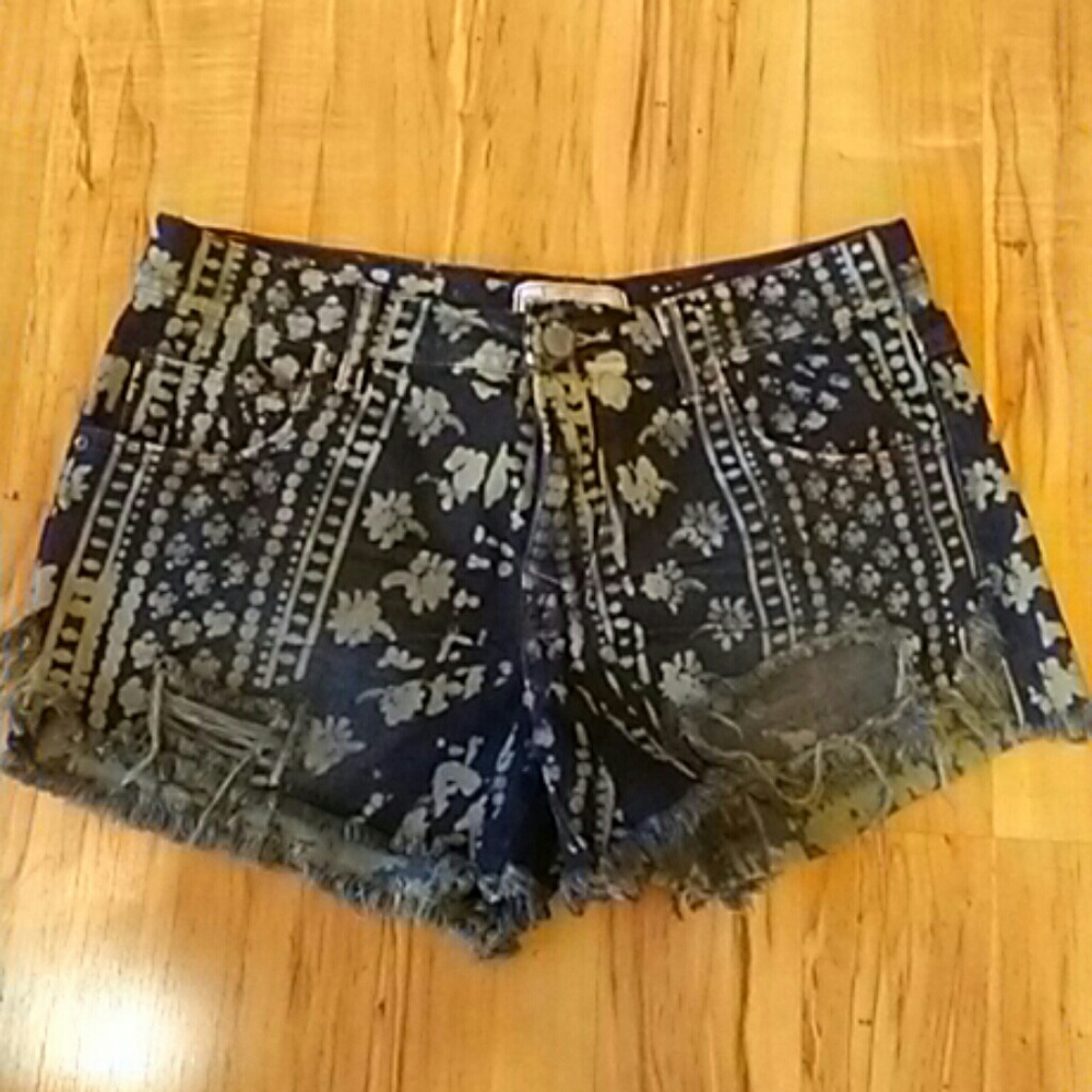 Free People Distressed Denim Jean Shorts - Picture 1 of 6